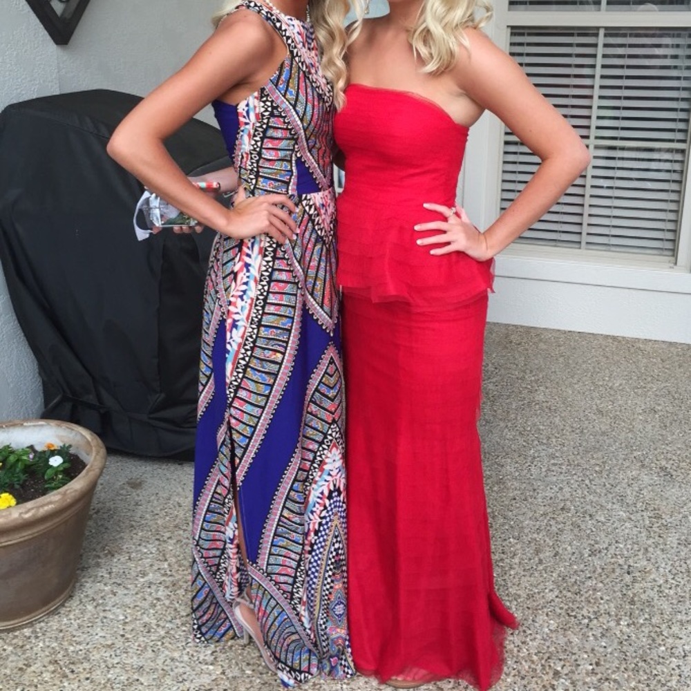 Elegant red dress!! Perfect for prom!